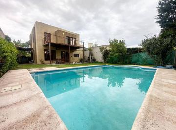 Casa de 7 ambientes, Carrodilla · Casa en Venta – 3 Dorm. - Pileta – El Marquesado, Carrodilla Lujan
