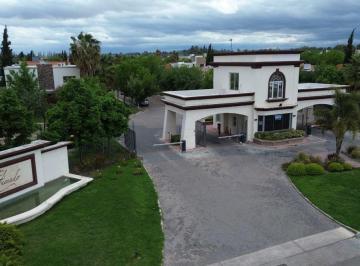 Casa de 7 ambientes, Carrodilla · Casa en Venta – 3 Dorm. - Pileta – El Marquesado, Carrodilla Lujan