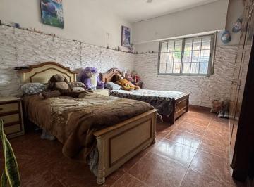Casa de 6 ambientes, La Matanza · Casa Multifamilar de 6 Habientes (2 Plantas con Entrada Independiente