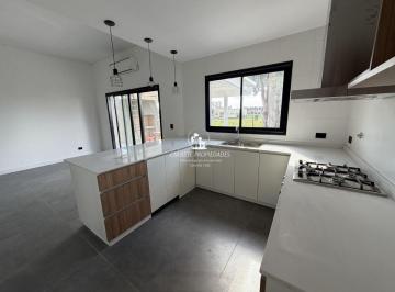 Casa de 4 ambientes, Pilar · Oportunidad!. Casa Estilo Moderno en Venta. Barrio Santa Sofia. Pilar del Este