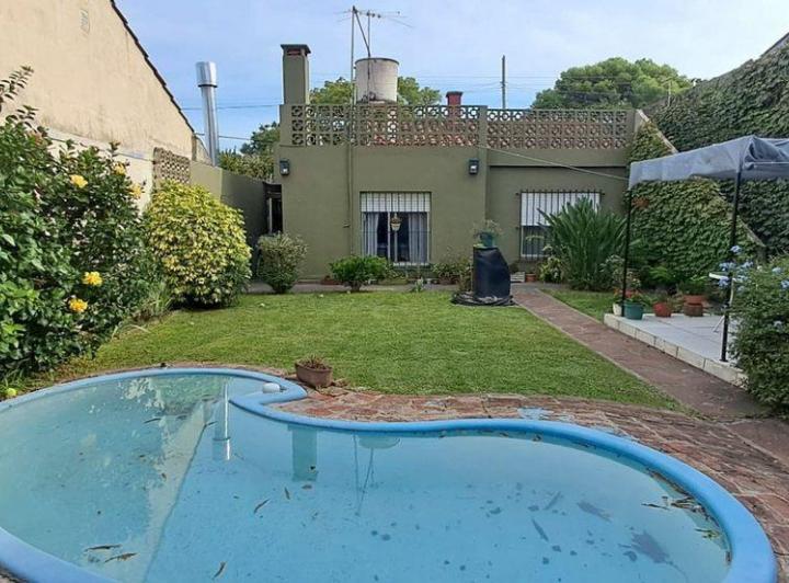 Casa · 141m² · 5 Ambientes · 2 Cocheras