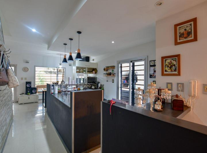 Casa · 98m² · 5 Ambientes · 1 Cochera