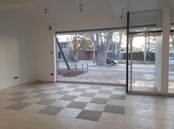 Local comercial de 3 ambientes, Las Tortugas · Local Comercial Cervantes con Estacionamiento Propio