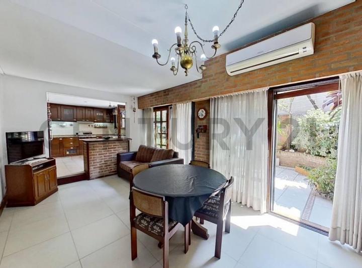 Casa · 155m² · 5 Ambientes · 1 Cochera