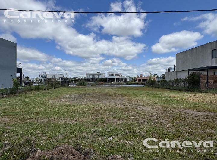 Terreno · 700m²