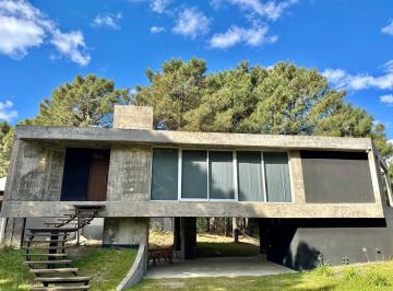 imagen1 · Moderna Casa con Diseño Unico en B° Pinar del Golf