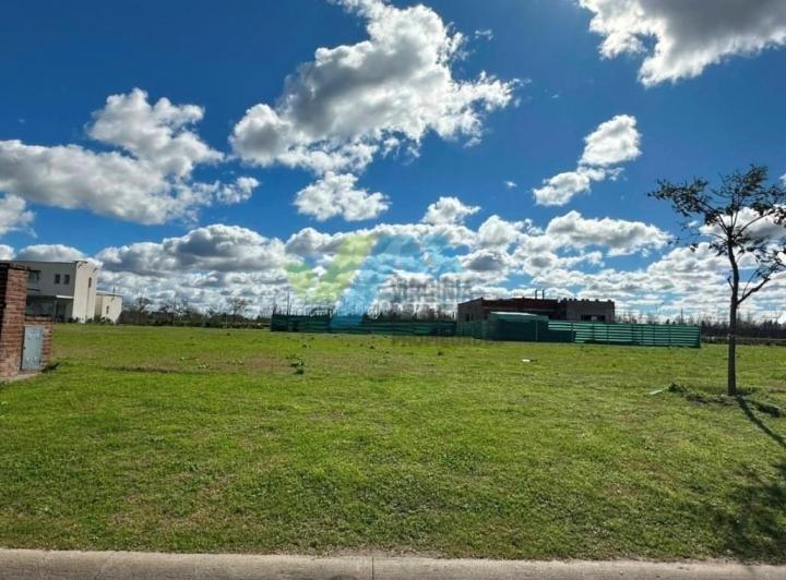 Terreno · 683m²
