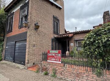 Casa · 320m² · 6 Ambientes · 2 Cocheras · Imponente Vivienda de 5 Dorm. Sobre Av!