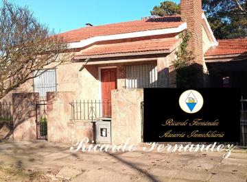 Casa · 58m² · 3 Ambientes · 3 Cocheras · Casa Sobre Lote Propio a 1 Cuadra de Av Chascomus