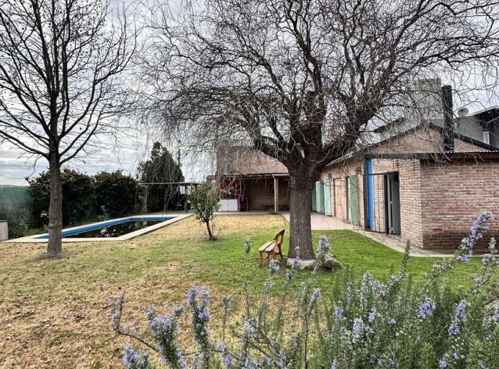Casa · 600m² · 6 Ambientes · 2 Cocheras