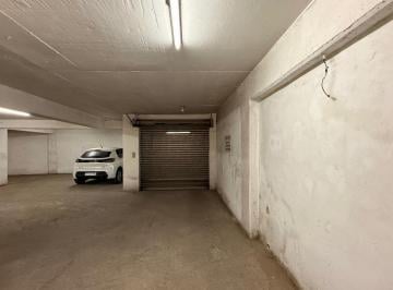 Garage · 16m² · Oportunidad Venta Cochera Cubierta Grande a m de Tribunales. Abasto