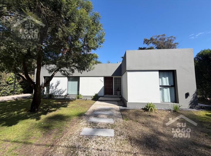 Casa · 97m² · 3 Ambientes · 1 Cochera