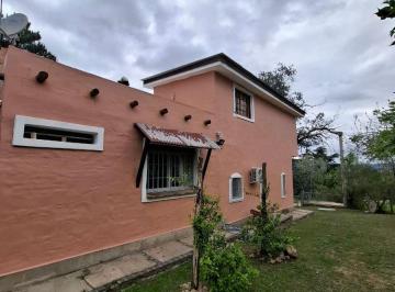 Casa de 4 ambientes, Villa Parque Siquiman · Casa Chalet Estilo Casa de Campo en Venta en Villa Parque Siquiman. a 50 m del Lago San Roque.