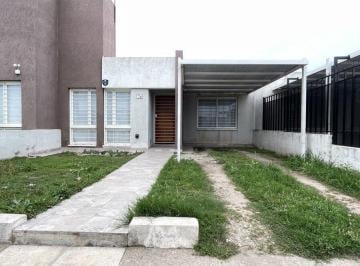 Casa · 58m² · 5 Ambientes · 2 Cocheras · Venta Casa 2 Dorm. en San Ignacio Zona Sur