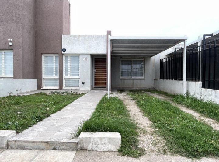 Casa · 58m² · 5 Ambientes · 2 Cocheras