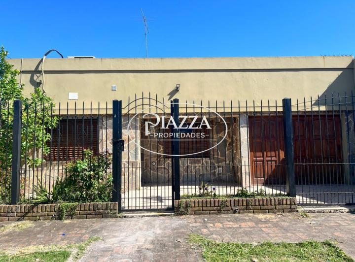 Casa · 80m² · 5 Ambientes · 1 Cochera
