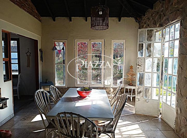 Casa · 112m² · 6 Ambientes · 1 Cochera