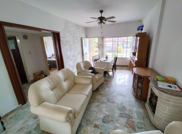 Casa · 157m² · 4 Ambientes · 3 Cocheras