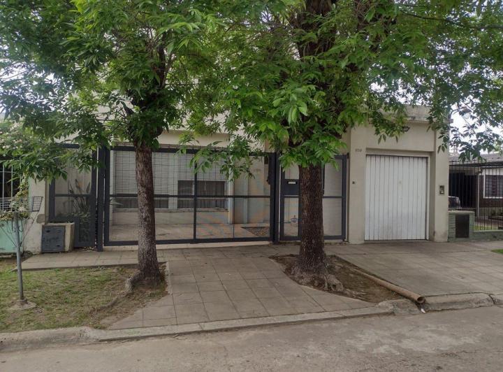 Casa · 200m² · 6 Ambientes · 1 Cochera