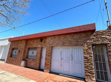 Casa · 134m² · 8 Ambientes · 1 Cochera · Casa en Venta en Pergamino
