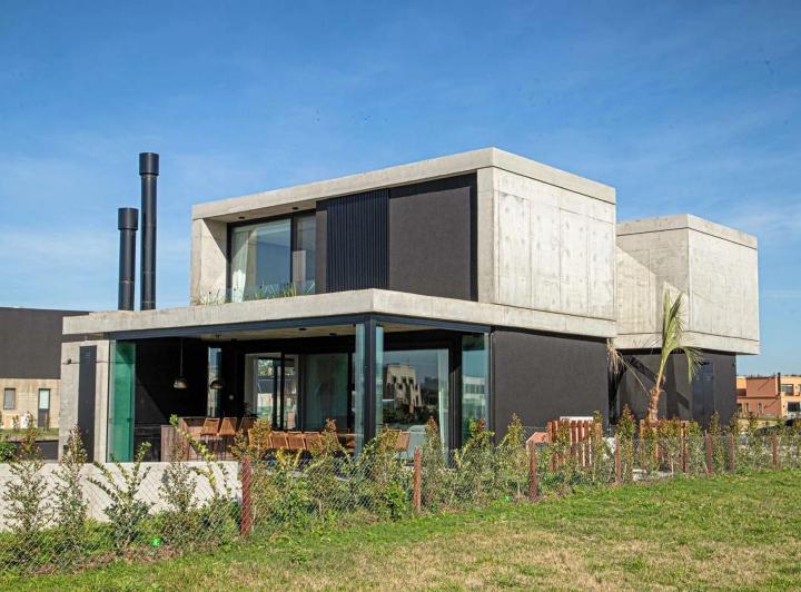 Casa · 224m² · 5 Ambientes · 2 Cocheras