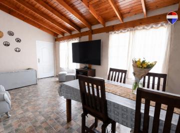 Casa · 69m² · 3 Ambientes · 1 Cochera · Venta Casa 3 Amb en Platanos