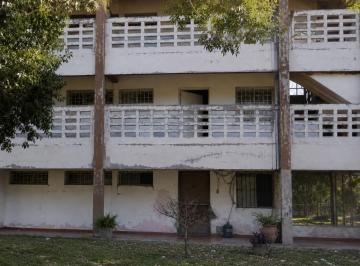 Departamento · 33m² · 3 Ambientes · 1 Cochera · Venta Departamento 3 Amb. Villa Celina Apto Cred