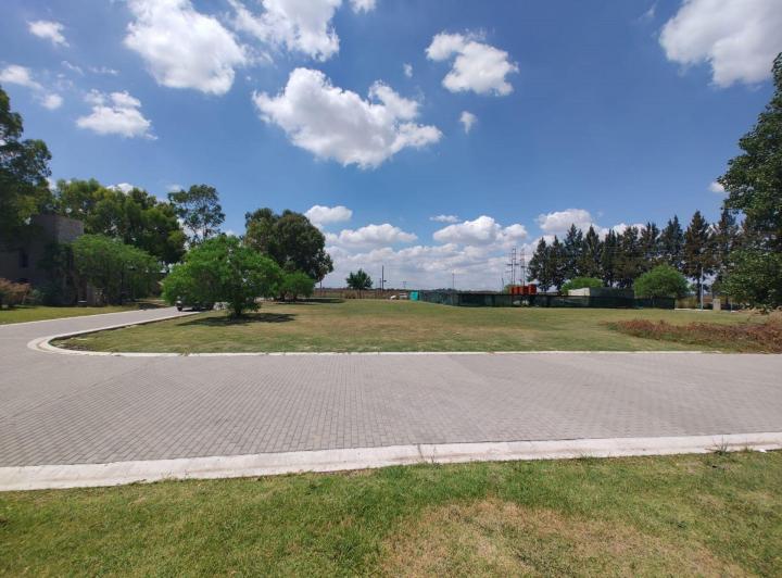 Terreno · 679m²