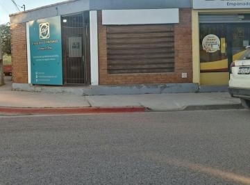 Casa de 4 ambientes, General Fernández Oro · Alquilo Casa/oficina Comercial