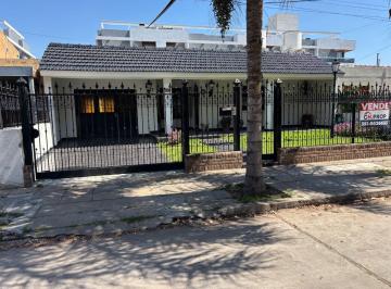 Casa de 6 ambientes, Córdoba · Casa 3 Dorm. Planta Baja, en Venta en Chateau Carreras