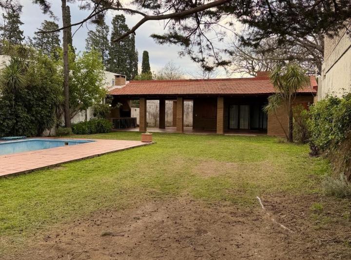Casa · 512m² · 5 Ambientes