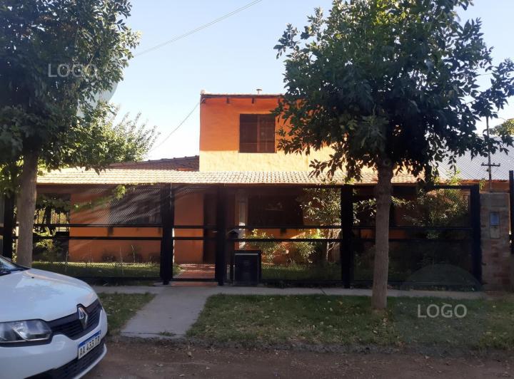 Casa · 138m² · 5 Ambientes · 1 Cochera