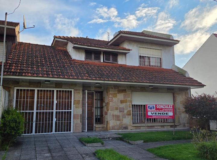 Casa · 150m² · 5 Ambientes · 1 Cochera