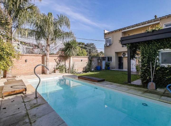 Casa · 167m² · 5 Ambientes · 2 Cocheras