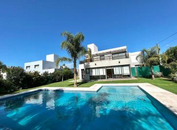 Casa de 8 ambientes, Malagueño · Alquilo Casa en B° Tejas del Sur 3, 4 Dorm,4 Bños, Quincho, Pileta