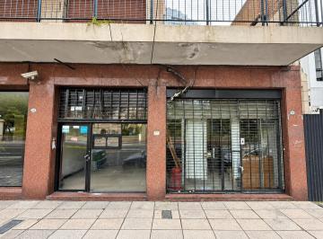 Local comercial · 140m² · Local Comercial en Alquiler - Superficie Total 130 m²
