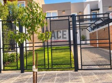 Departamento · 110m² · 5 Ambientes · 3 Cocheras · Venta Duplex en Rincon Lindo I, Dos Dorm., Hermoso Patio y Todo El Confort Que Buscas! Cipoll
