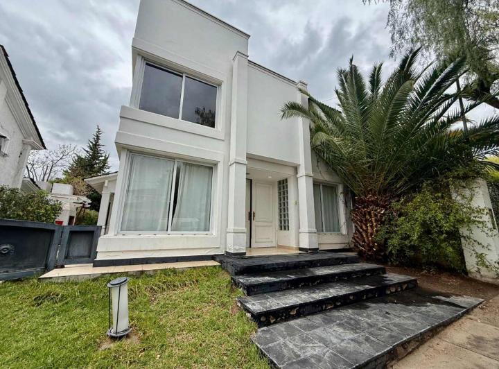 Casa · 129m² · 5 Ambientes · 2 Cocheras