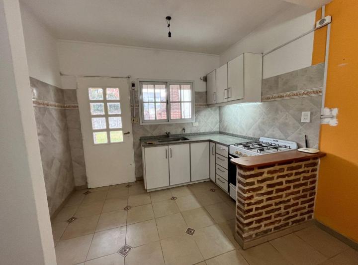 Casa · 120m² · 5 Ambientes · 2 Cocheras