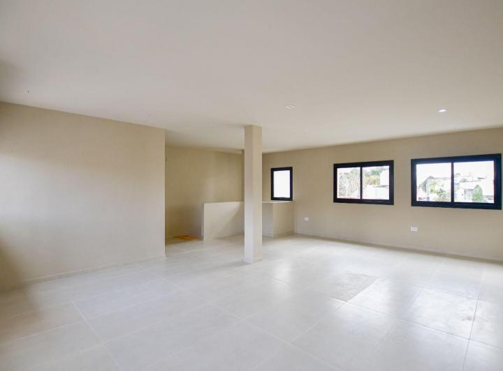 Local comercial · 81m²
