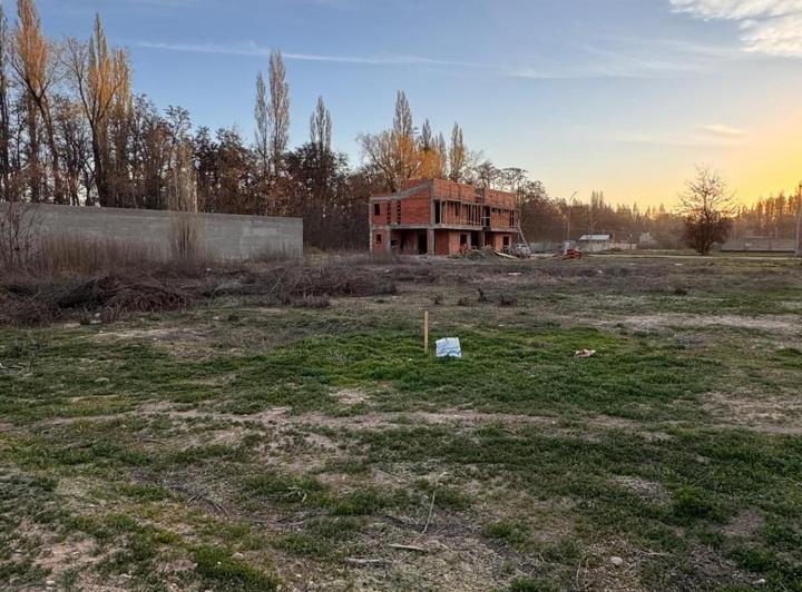 Terreno · 437m²