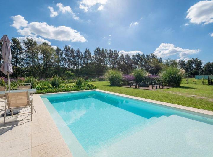 Casa · 161m² · 5 Ambientes · 4 Cocheras