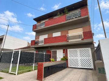 Departamento · 76m² · 3 Ambientes · 1 Cochera · Venta Departamento 3 Amb Parque Cochera Baulera