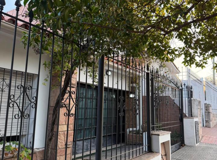 Casa · 176m² · 4 Ambientes · 1 Cochera