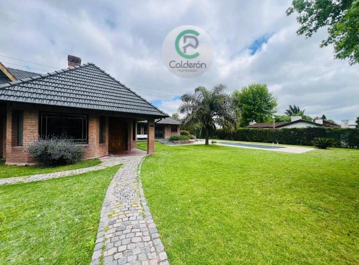 Casa · 270m² · 5 Ambientes · 7 Cocheras