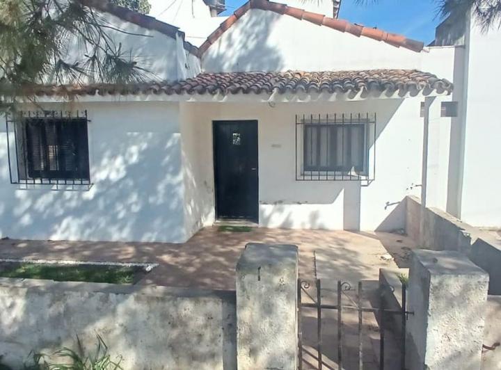 Casa · 66m² · 4 Ambientes · 1 Cochera