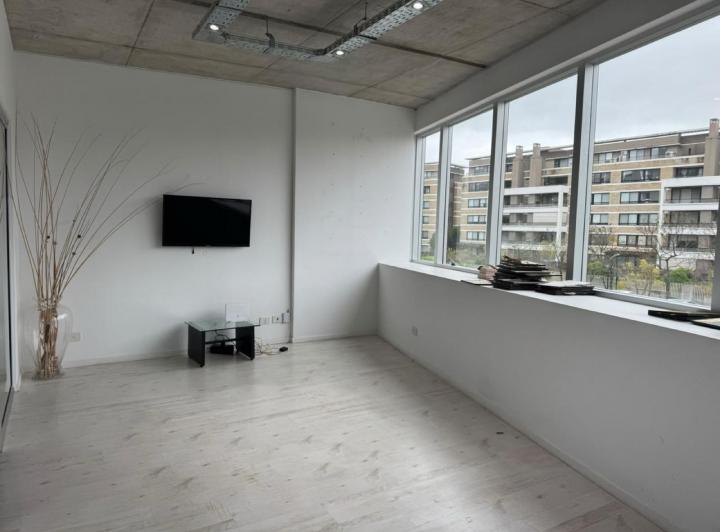 Oficina comercial · 69m² · 1 Ambiente · 1 Cochera