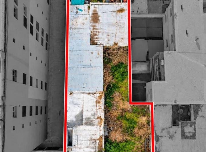 Terreno · 690m²