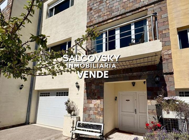 Departamento · 228m² · 5 Ambientes · 1 Cochera