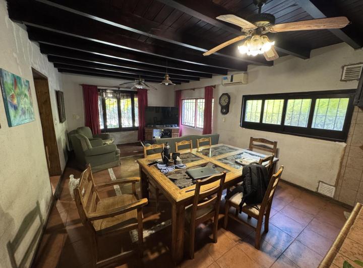 Casa · 284m² · 6 Ambientes · 3 Cocheras